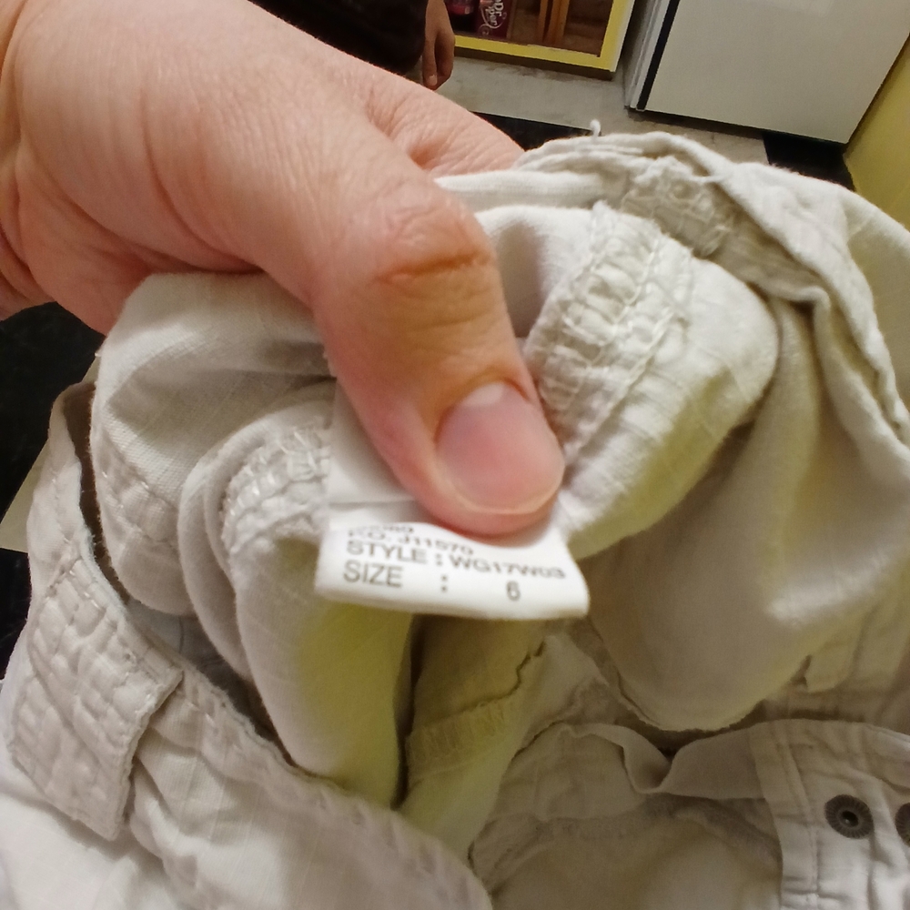 Capris - Picture 11 of 11